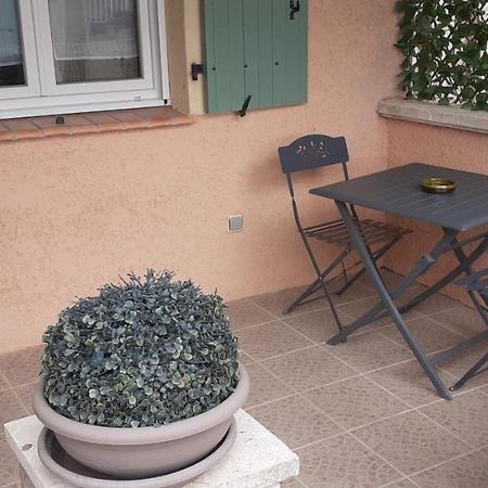 Вилла Maisonnette Au Pied De La Garrigue Bernis Экстерьер фото